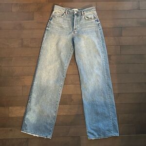 Like new! Zara Wide Leg Button Fly Denim Wash Blue Jeans Size 8